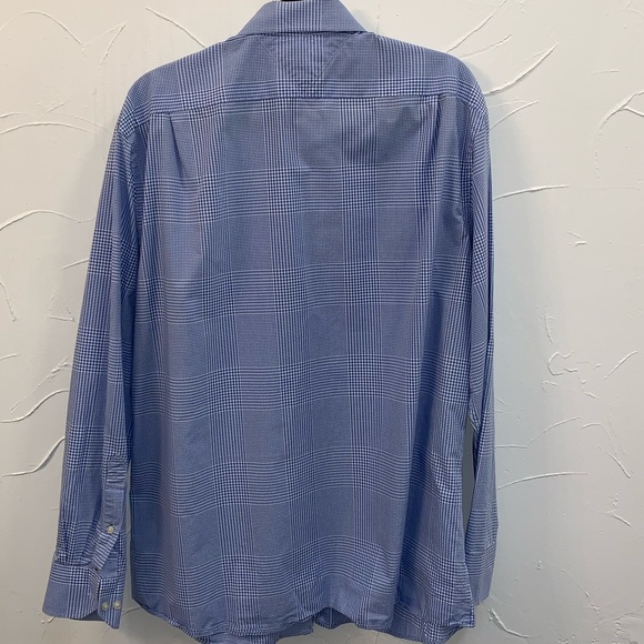 Tommy Hilfiger- 17 1/2 34/35 button down - Picture 2 of 3